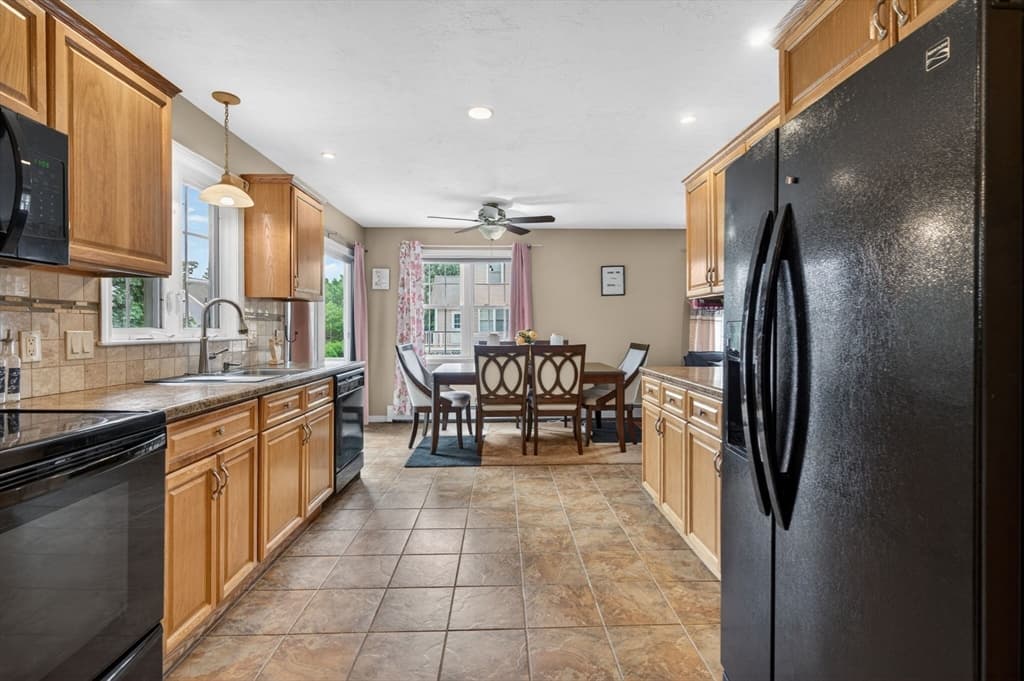 16A Burghardt St, Worcester MA 01604 photo 10