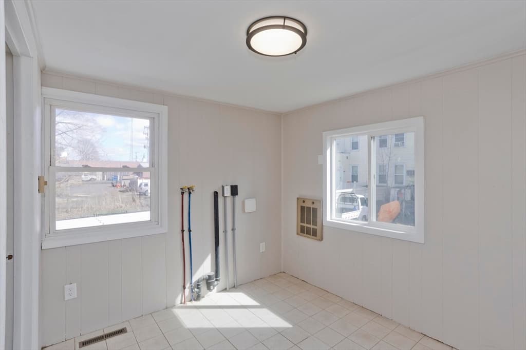 13 Hampden St, Westfield MA 01085 photo 16