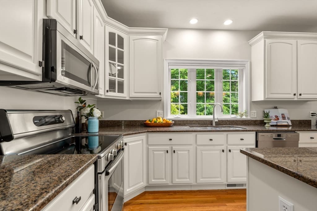 Single Family Residence at 3 Hubley Lane, Southborough MA 01772, Southborough, photo 7 of 42