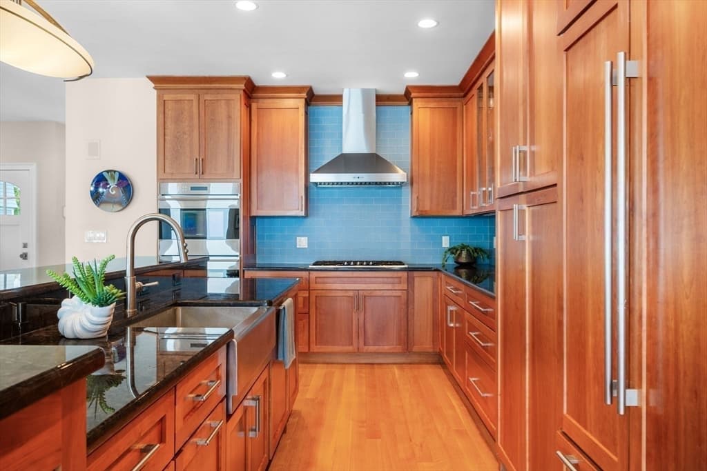Condominium at 30 Preston Ct # 30, Swampscott MA 01907, Swampscott, photo 14 of 37