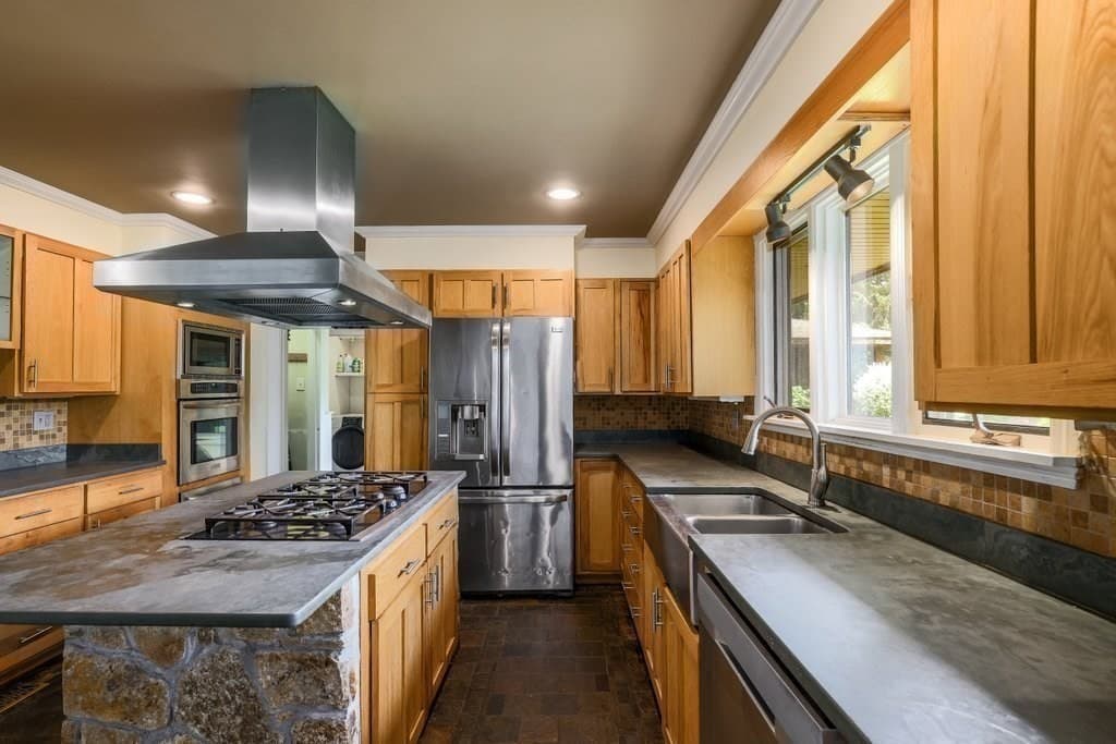 Single Family Residence at 50 Sw Main St, Douglas MA 01516, photo 7 of 42