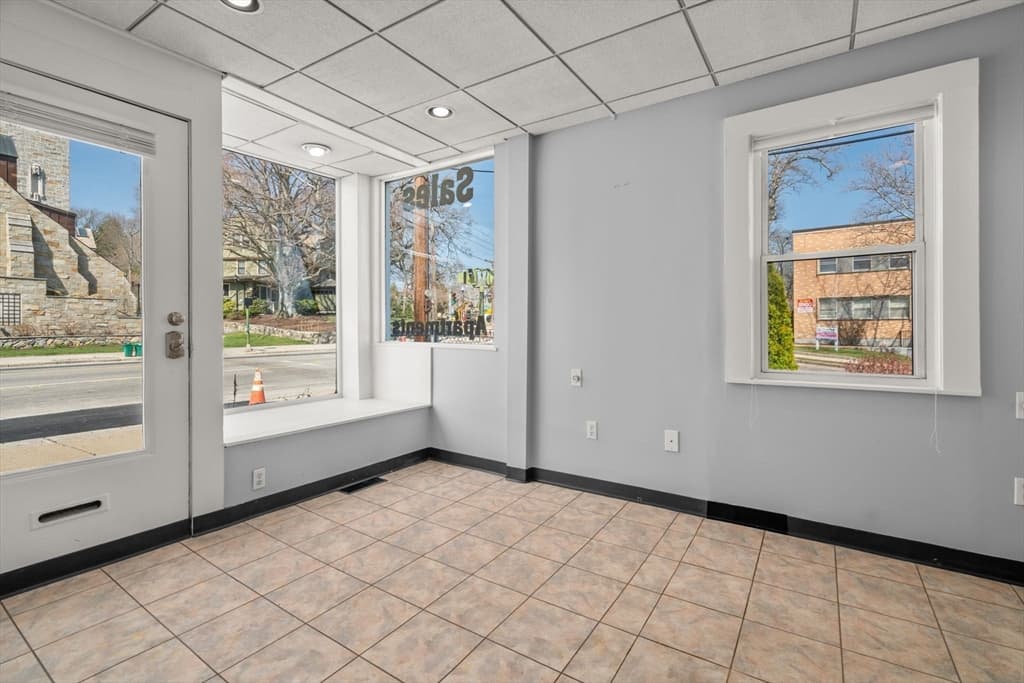 443 Mount Auburn St, Watertown MA 02472 photo 2