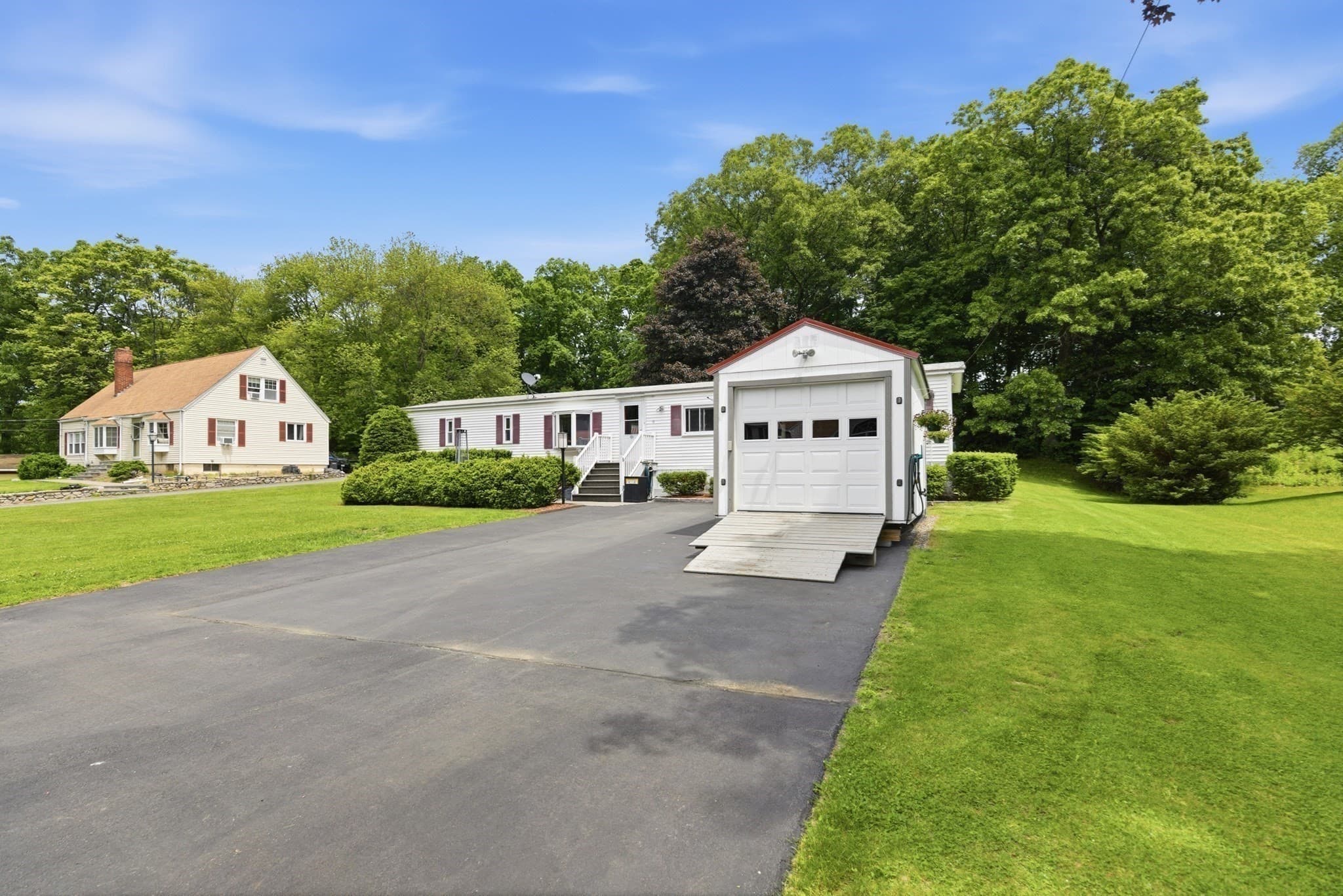 Mobile Home at 8 Donahue Ln, Grafton MA 01536, Grafton, photo 2 of 36