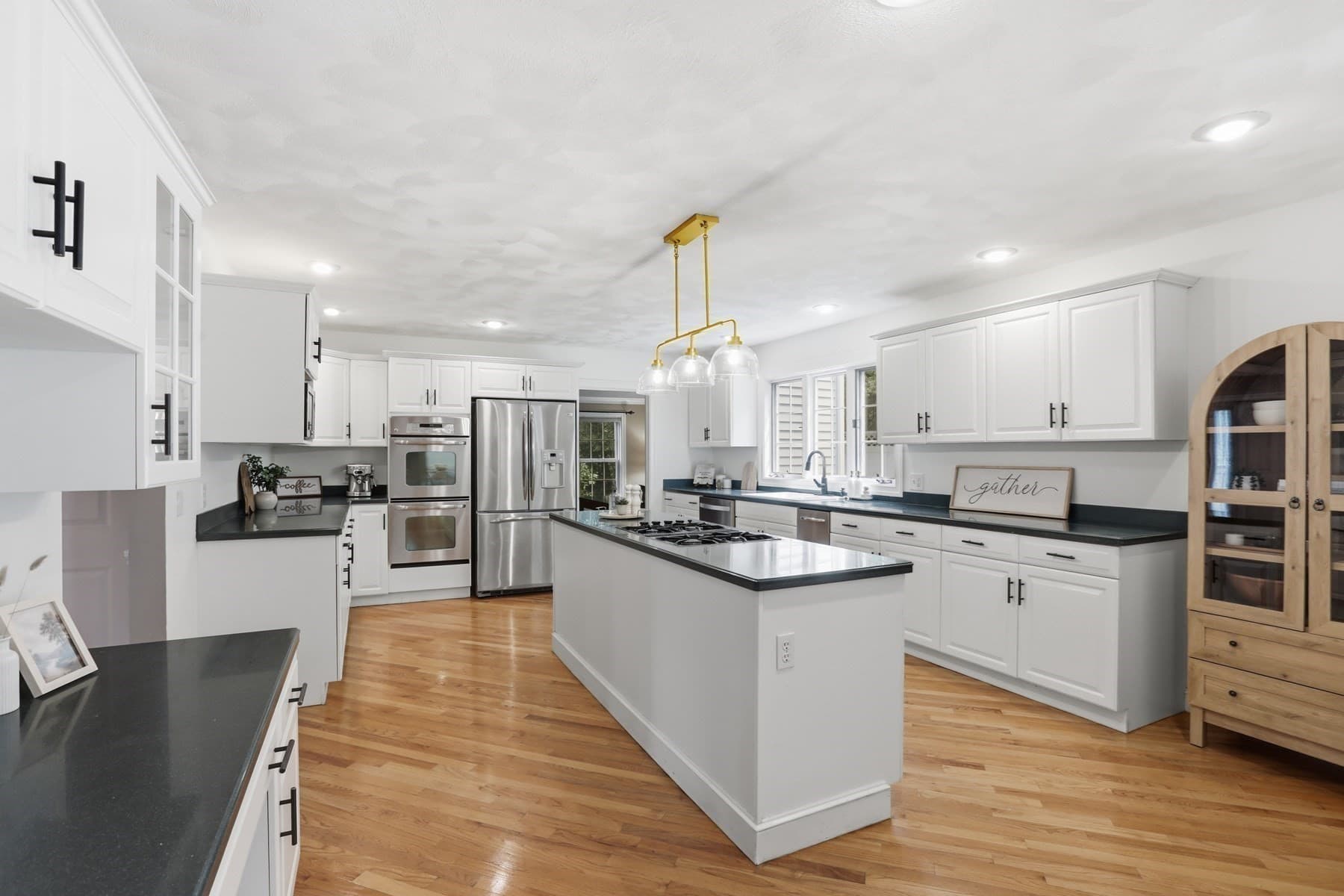 Single Family Residence at 4 Farnham Circle, Andover MA 01810, photo 5 of 42