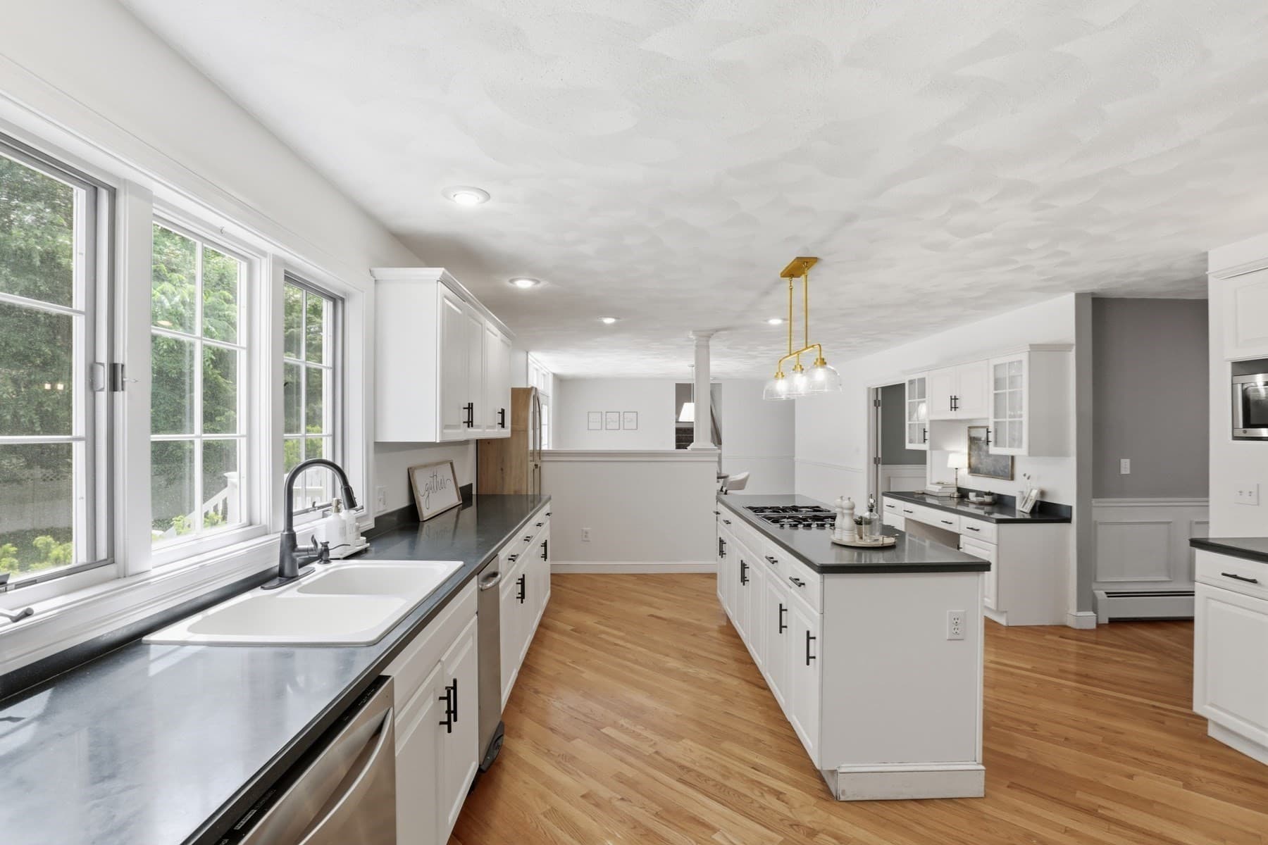 Single Family Residence at 4 Farnham Circle, Andover MA 01810, photo 9 of 42