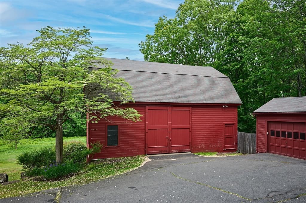 Single Family Residence at 198 Leyden Rd, Greenfield MA 01301, Greenfield, photo 4 of 39
