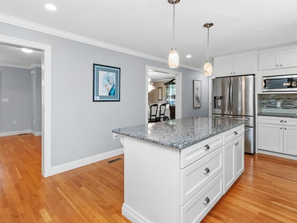 32 Lauricella Lane, Waltham MA 02452 photo 4