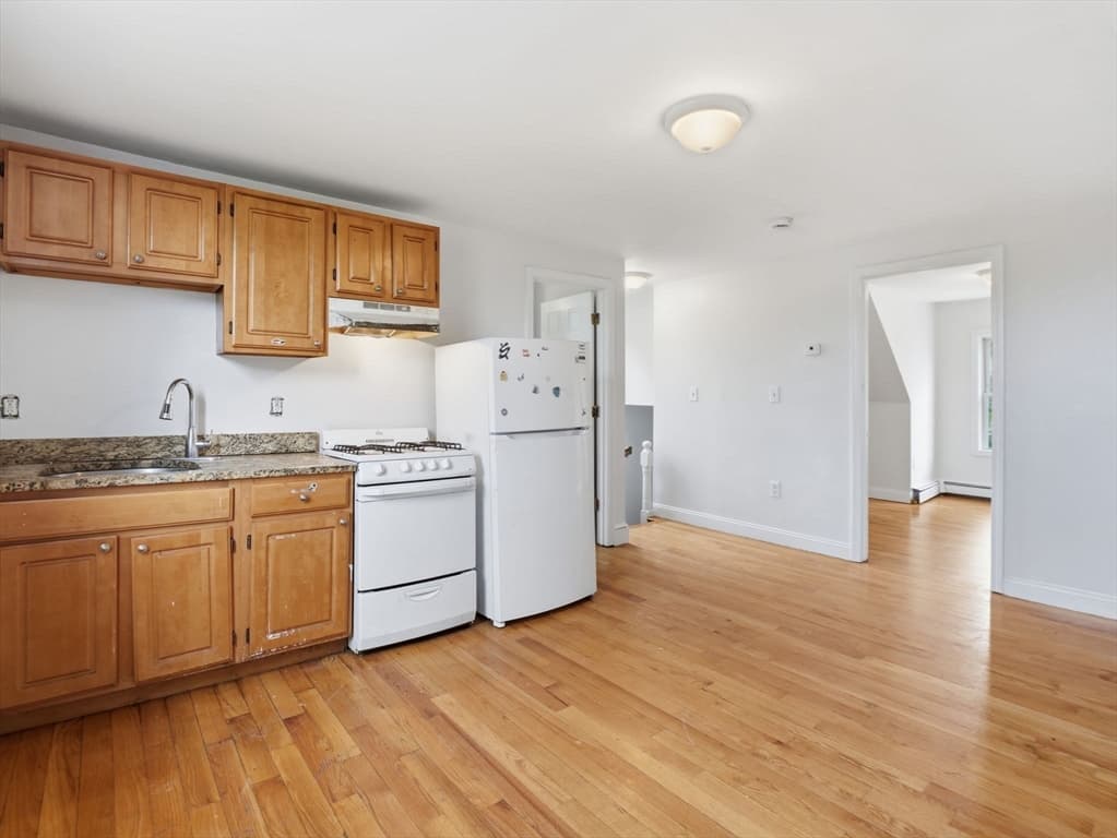 3 Family at 7 Corbet Street, Boston MA 02124, Boston, photo 20 of 37