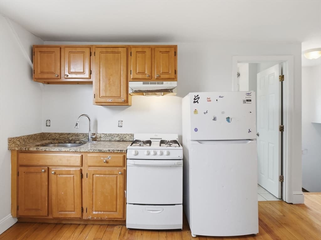3 Family at 7 Corbet Street, Boston MA 02124, Boston, photo 18 of 37