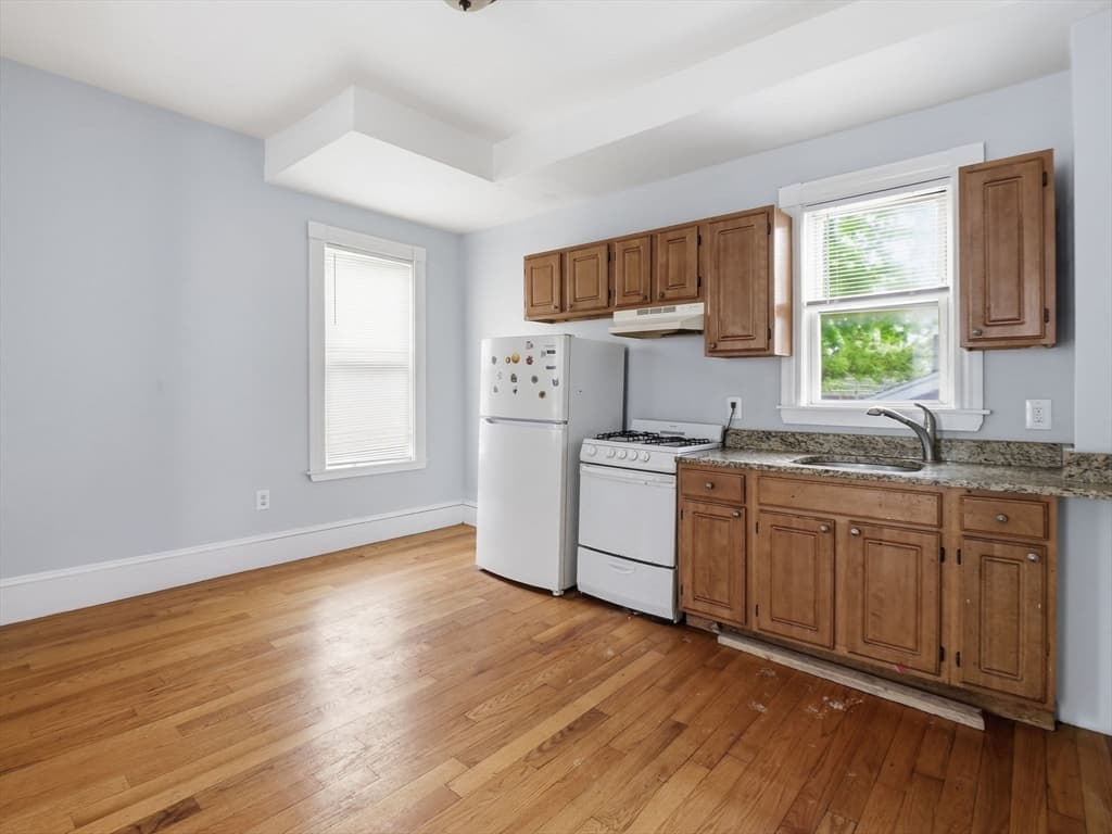 3 Family at 7 Corbet Street, Boston MA 02124, Boston, photo 4 of 37
