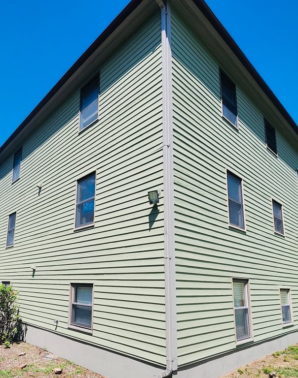 60 Chapin St # D, Holyoke MA 01040 photo 3