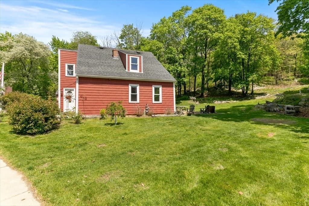 135 Hart St, Beverly MA 01915