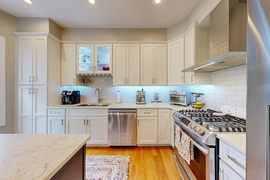 Condominium at 27 Thornley St # 2, Boston MA 02125, photo 5 of 31