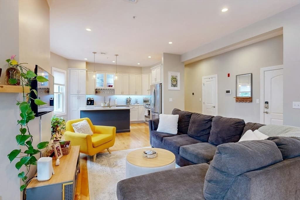 Condominium at 27 Thornley St # 2, Boston MA 02125, photo 4 of 31