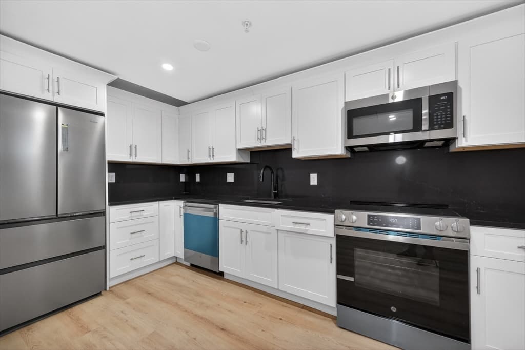 5+ Family - 5+ Units Up/Down at 6 Moreland Street, Boston MA 02119, photo 7 of 18