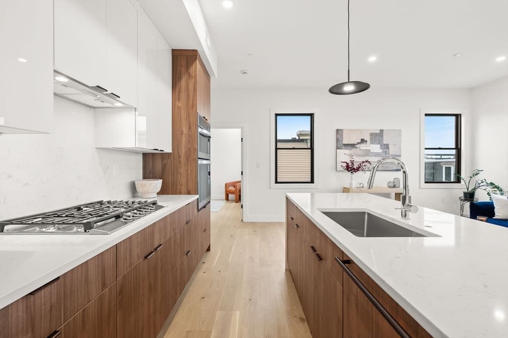 Condominium at 47 Condor PH, Boston MA 02128, Boston, photo 6 of 17