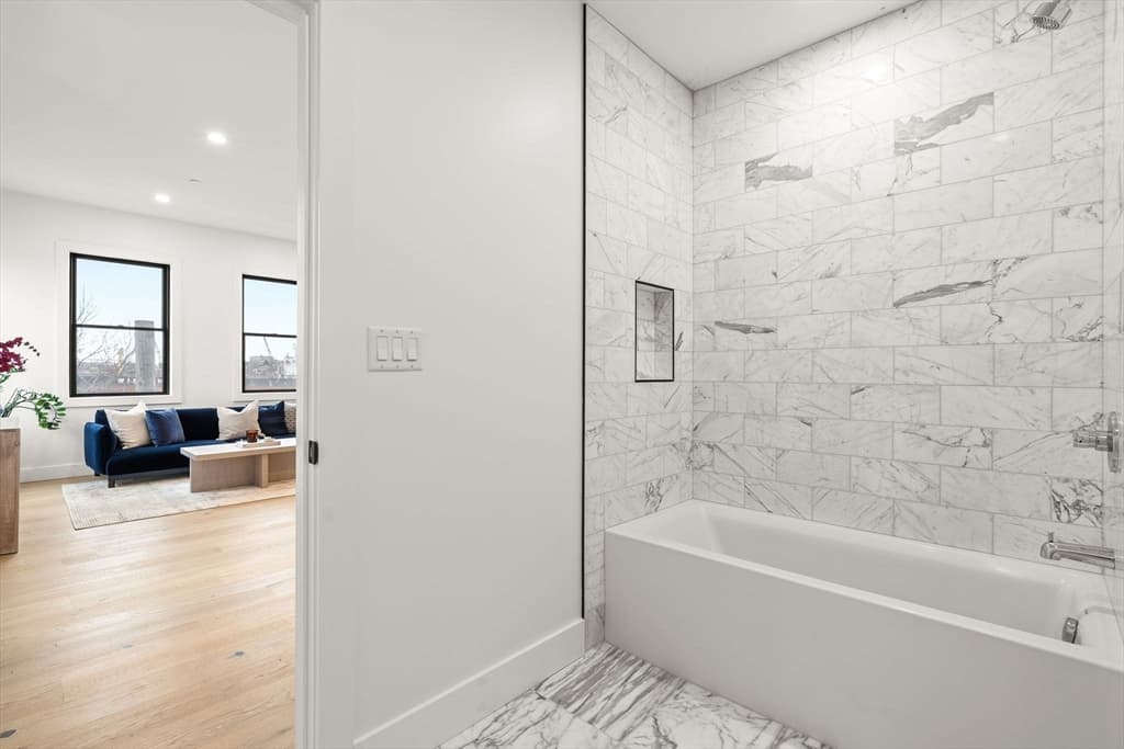 Condominium at 47 Condor PH, Boston MA 02128, Boston, photo 17 of 17