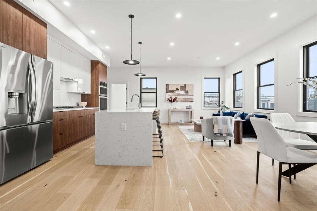 47 Condor PH, Boston MA 02128