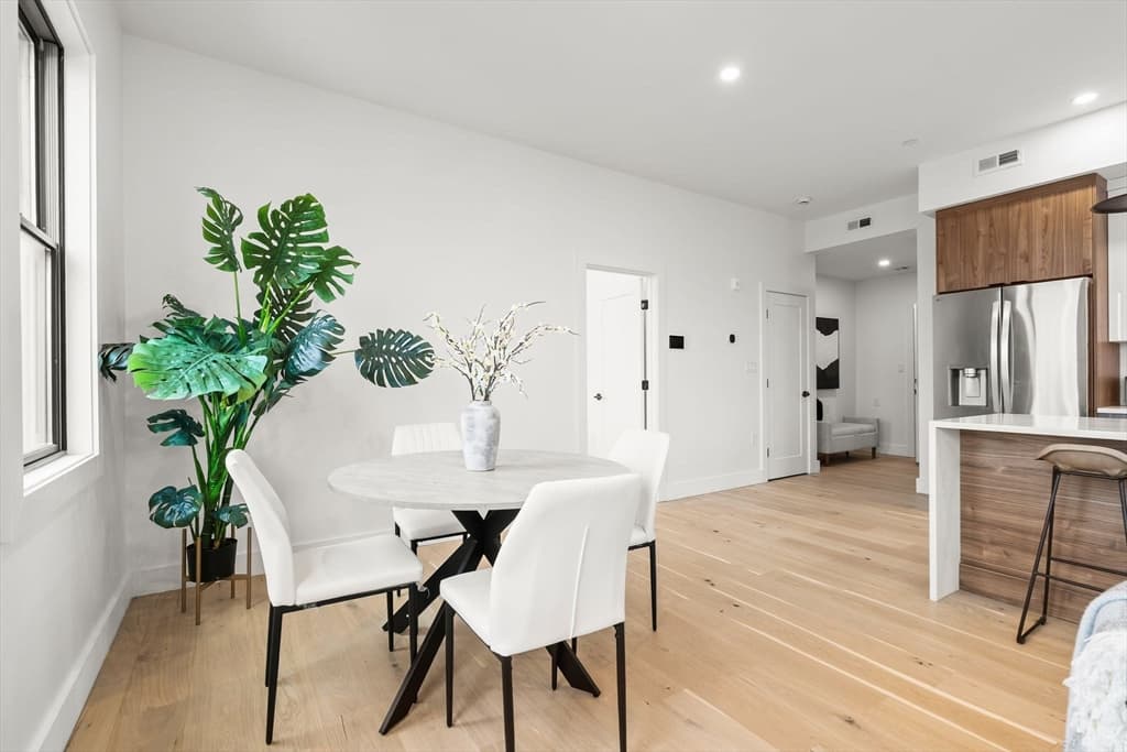 Condominium at 47 Condor PH, Boston MA 02128, Boston, photo 9 of 17