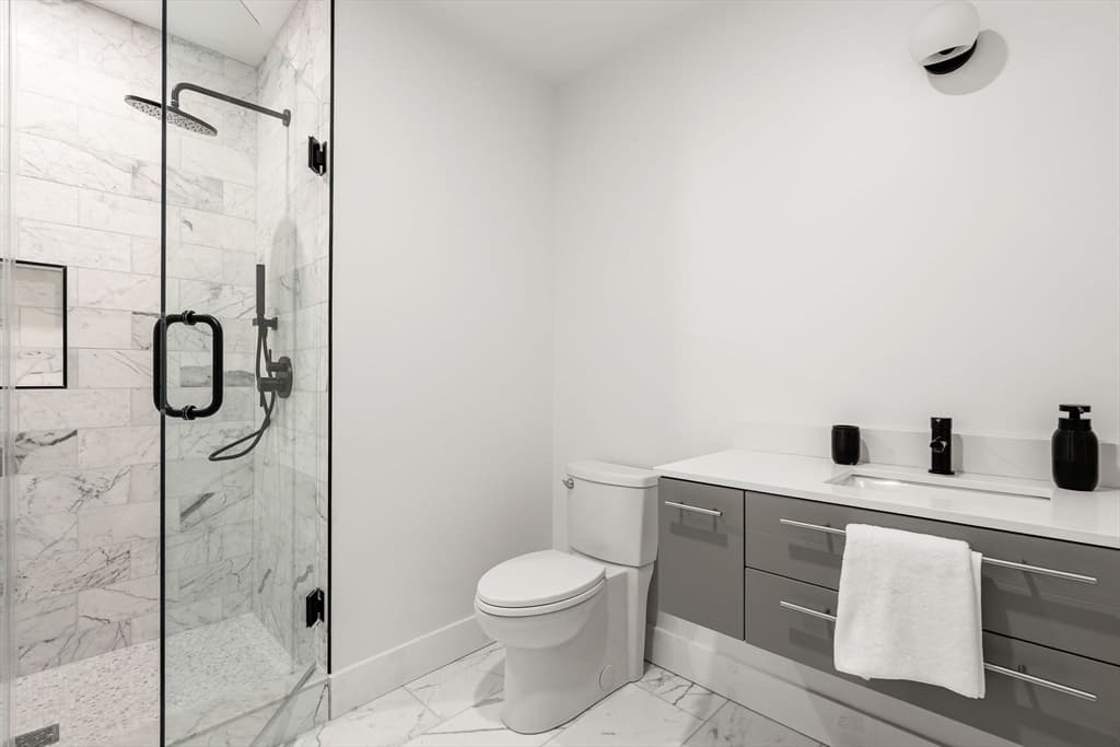 Condominium at 47 Condor PH, Boston MA 02128, Boston, photo 14 of 17