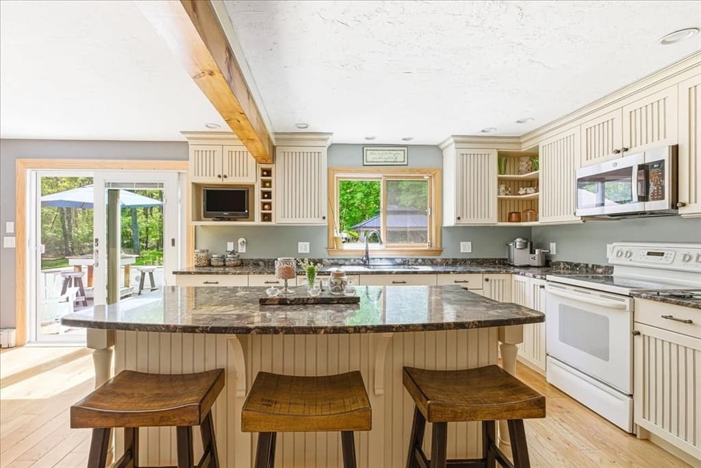 Single Family Residence at 9 Woodridge Rd, Sandwich MA 02537, photo 7 of 42
