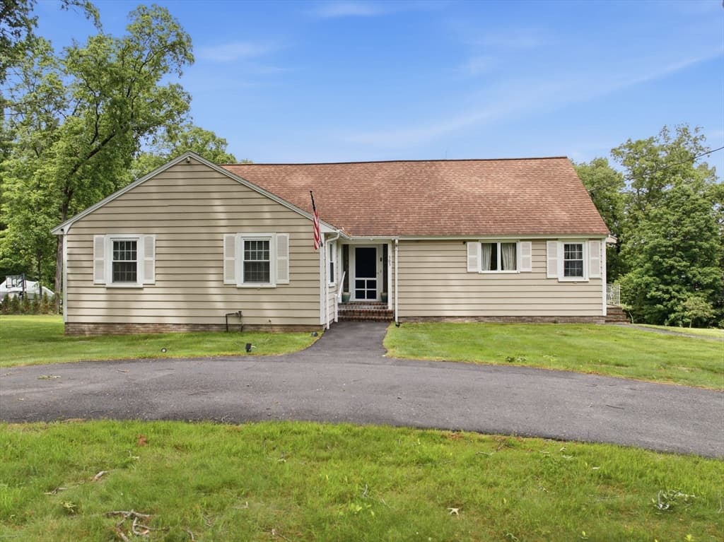 505 Lowell Street, Lynnfield MA 01940