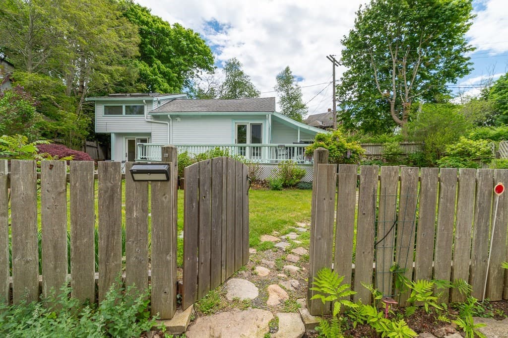 7 Lighthouse Way, Gloucester MA 01930