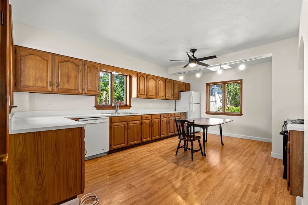 28 Hawthorne St, Lynn MA 01902 photo 13