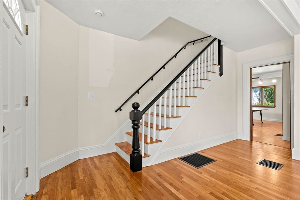 28 Hawthorne St, Lynn MA 01902 photo 12