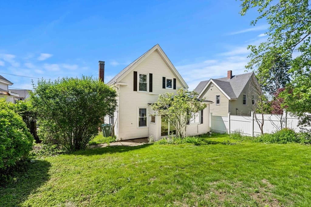 28 Hawthorne St, Lynn MA 01902 photo 4