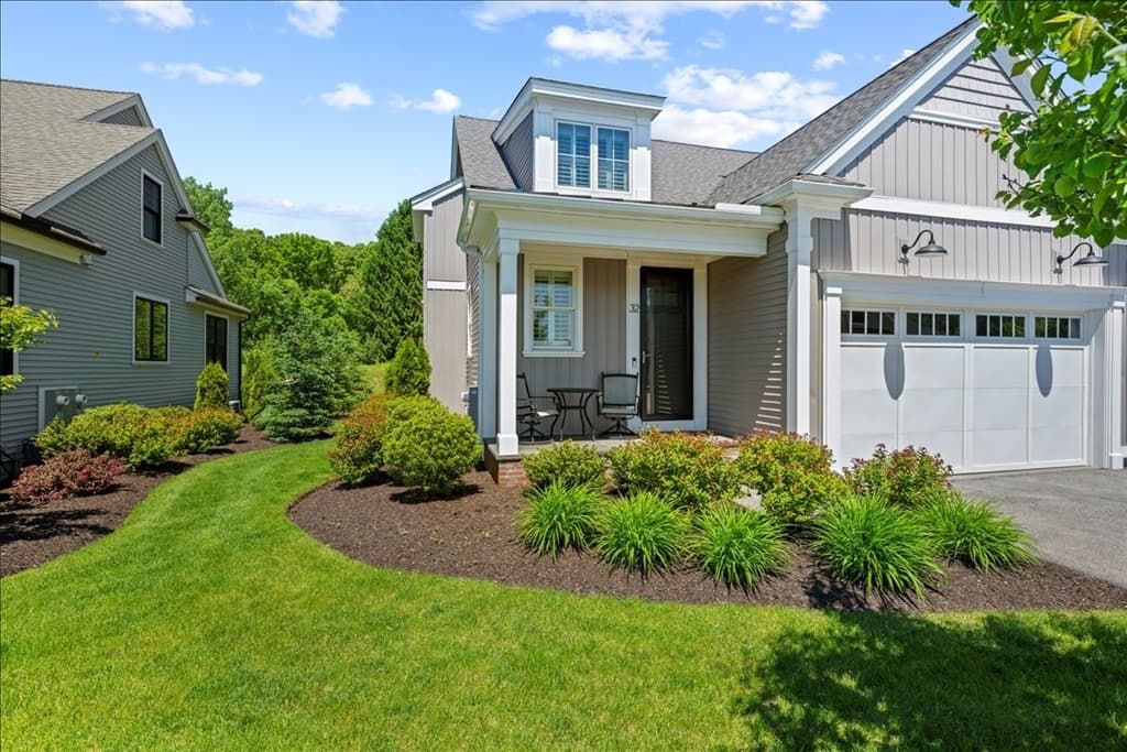 32 Hawk Ln # 48, Framingham MA 01701