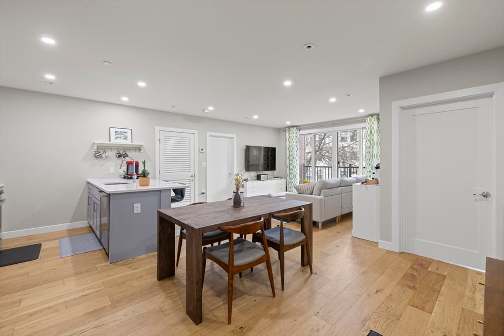 Condominium at 10 Everett # 204, Boston MA 02128, Boston, photo 6 of 22