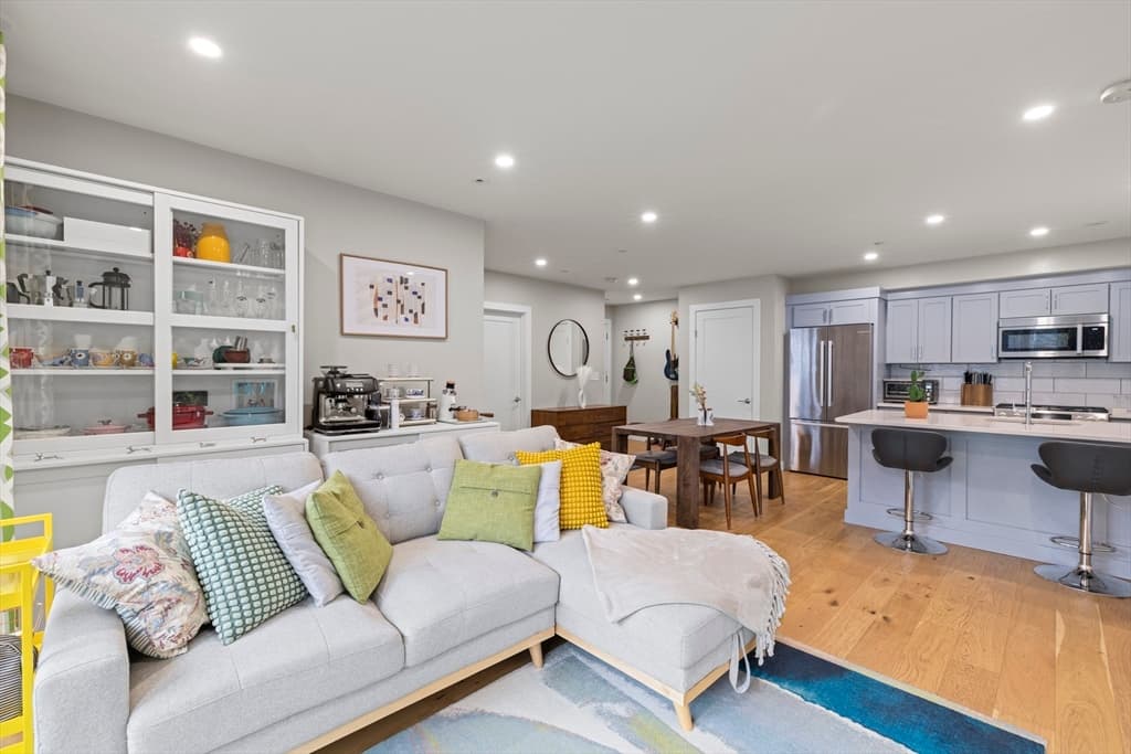 Condominium at 10 Everett # 204, Boston MA 02128, Boston, photo 3 of 22