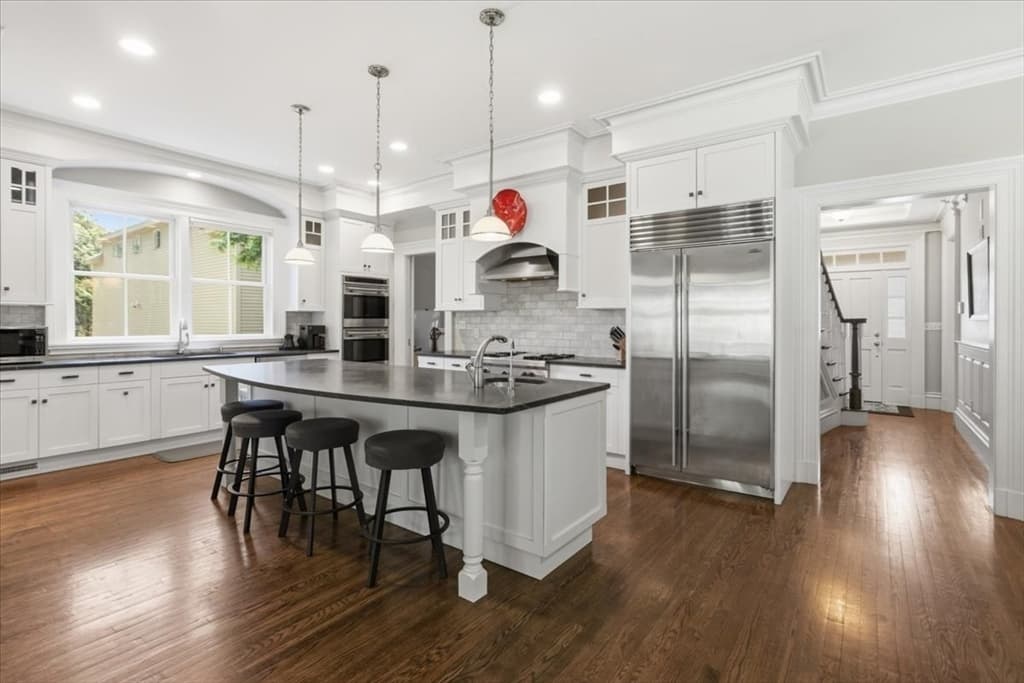 Single Family Residence at 7 Locust Ave, Lexington MA 02421, Lexington, photo 3 of 42