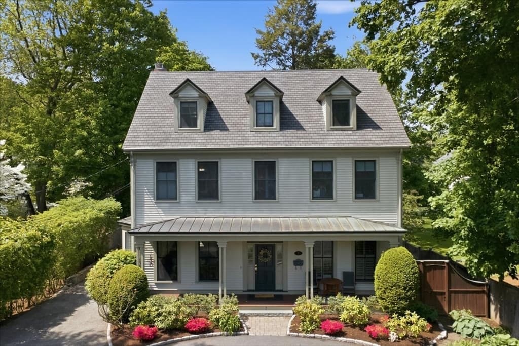 7 Locust Ave, Lexington MA 02421