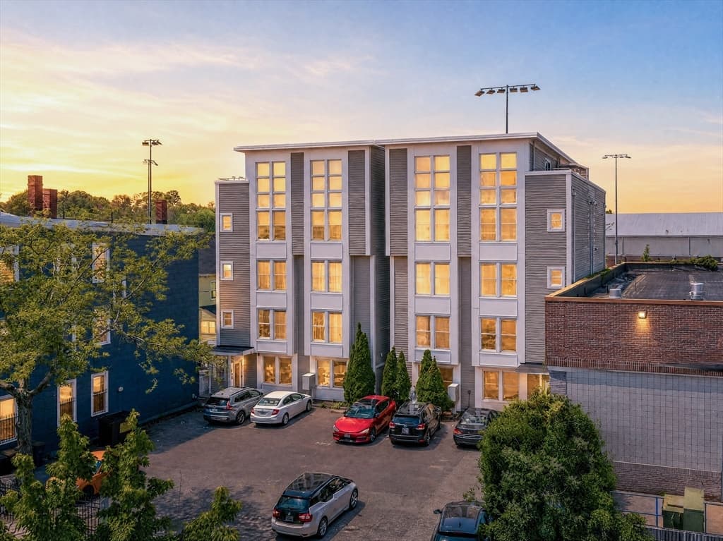 21 Park St # 2, Somerville MA 02143