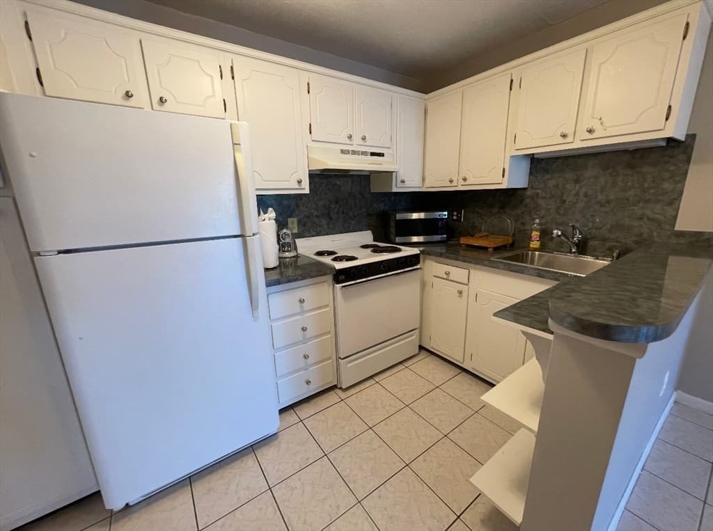 Condominium at 505 Revere Beach Blvd # 104, Revere MA 02151, photo 8 of 10