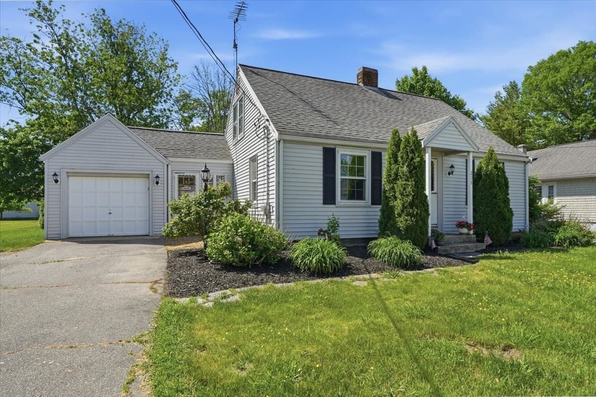 208 West Center St, West Bridgewater MA 02379