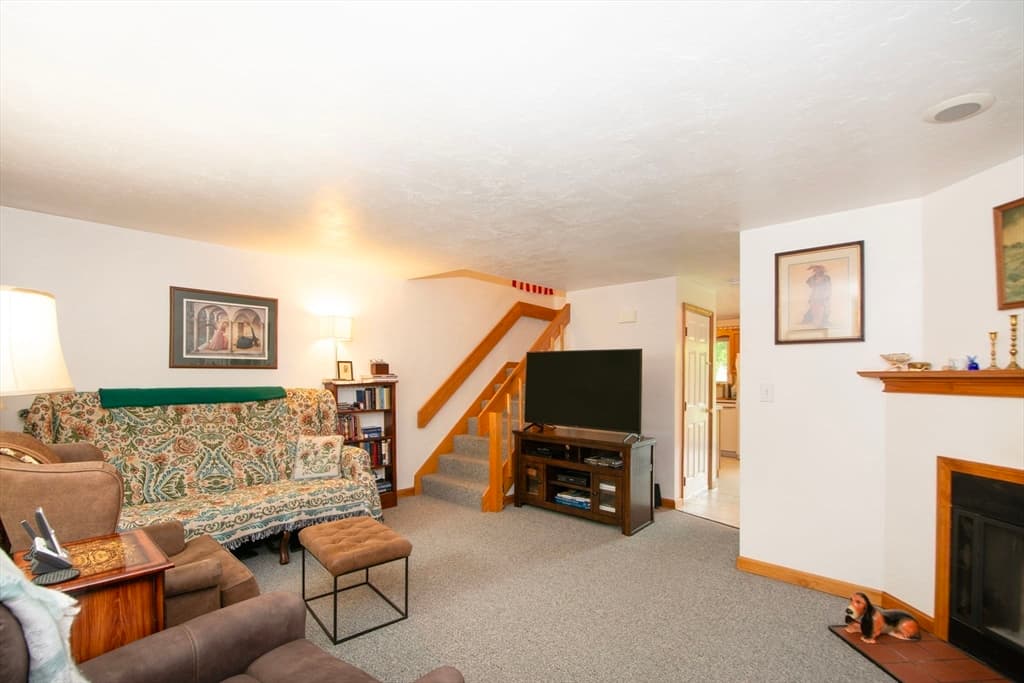 Condominium at 20 Cleverly St # A4, Abington MA 02351, Abington, photo 6 of 16