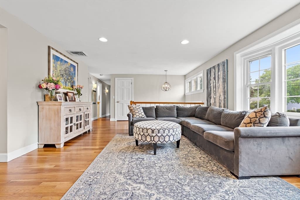 145 Meadowbrook Rd, Needham MA 02492 photo 4