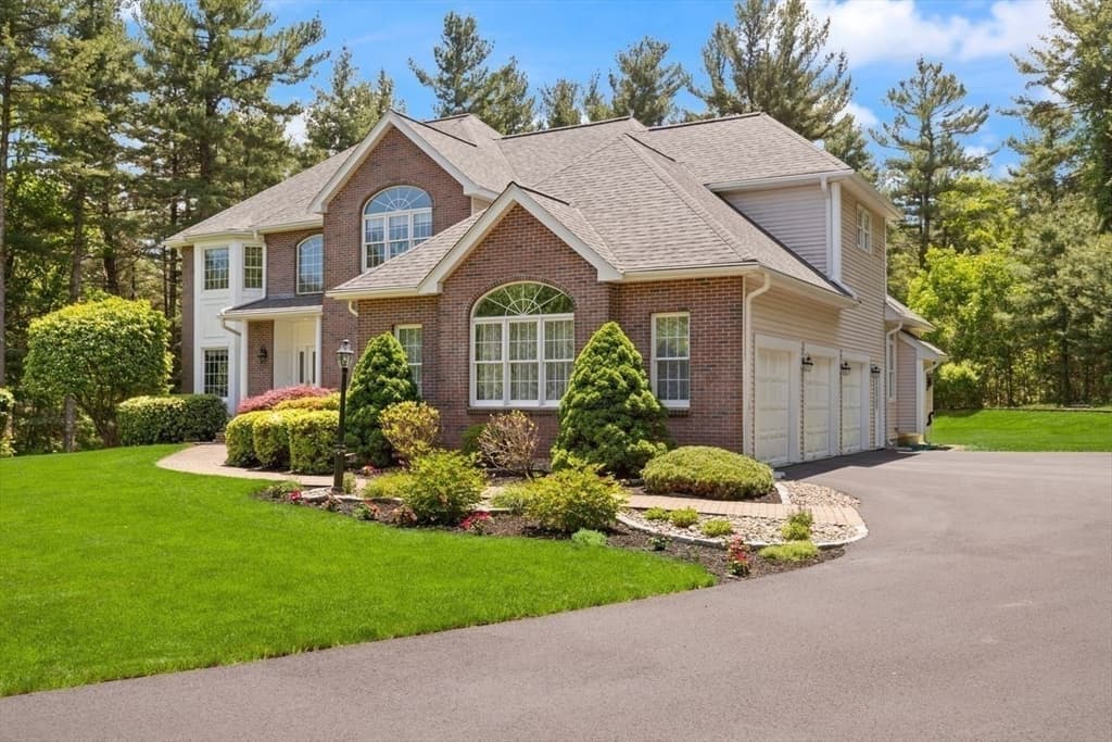 Single Family Residence at 18 Terrapin Ln, Sharon MA 02067, Sharon, photo 3 of 39