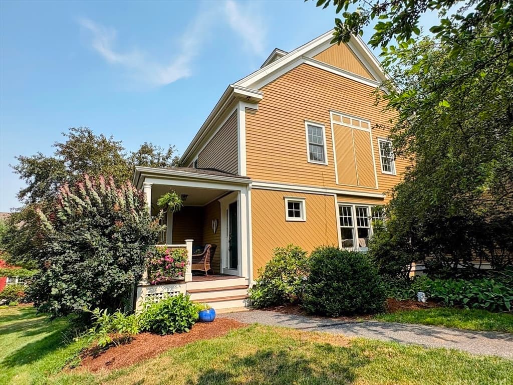 35 Lancaster County Rd # 7A, Harvard MA 01451