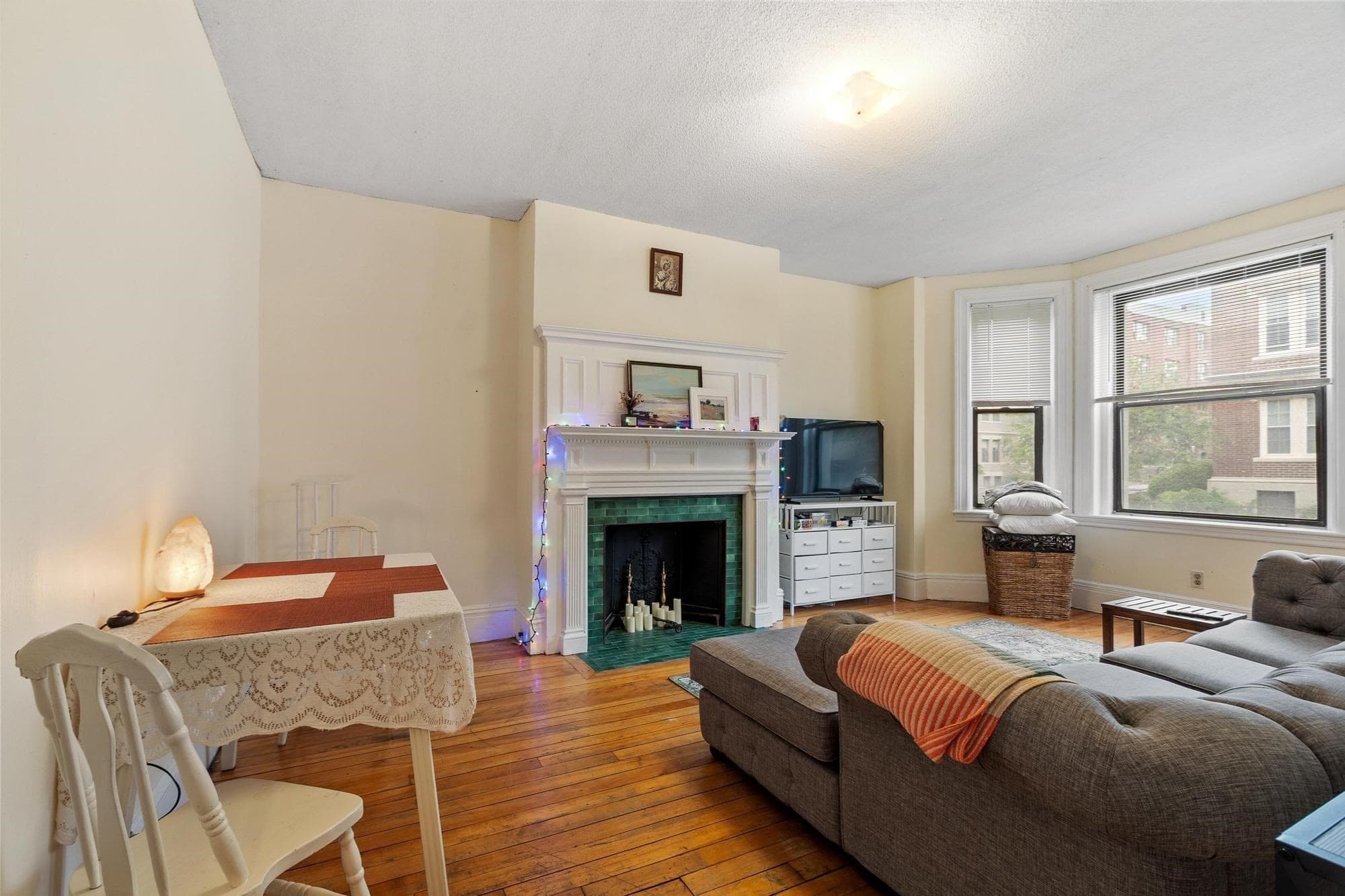 Condominium at 16 Glenville Ave # 1, Boston MA 02134, photo 2 of 18