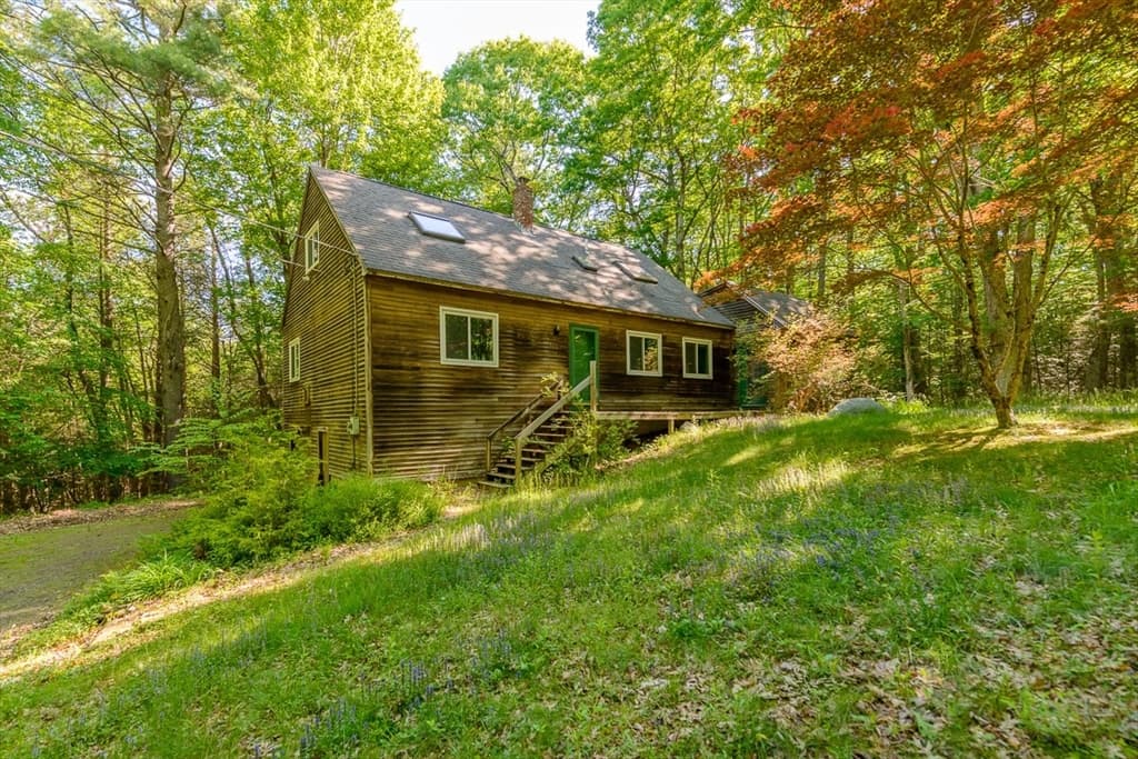 113 West St, Pepperell MA 01463