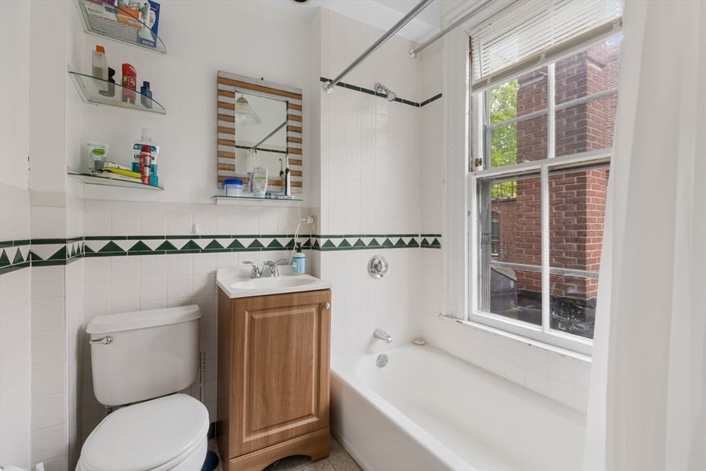3 Family at 407A Broadway, Cambridge MA 02138, Cambridge, photo 19 of 36