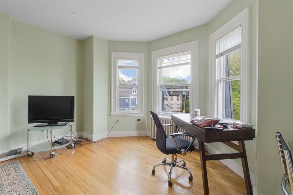 3 Family at 407A Broadway, Cambridge MA 02138, Cambridge, photo 21 of 36
