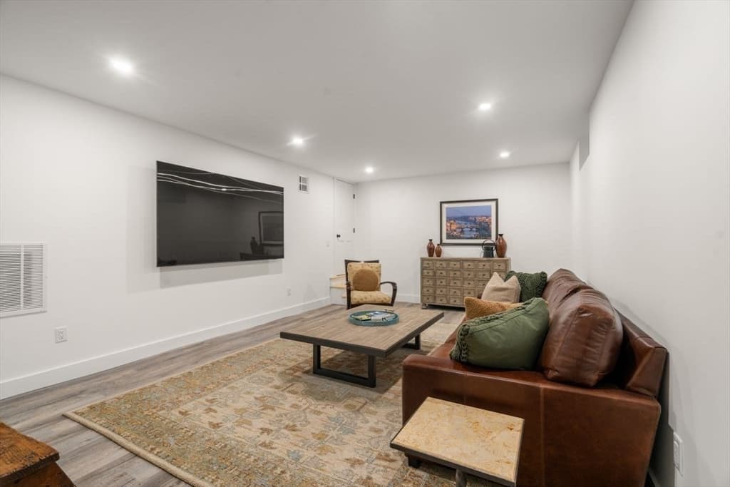 283 Walnut Street, Wellesley MA 02481 photo 31