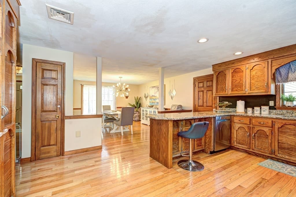 Single Family Residence at 11 Balmoral Drive, Methuen MA 01844, Methuen, photo 5 of 41