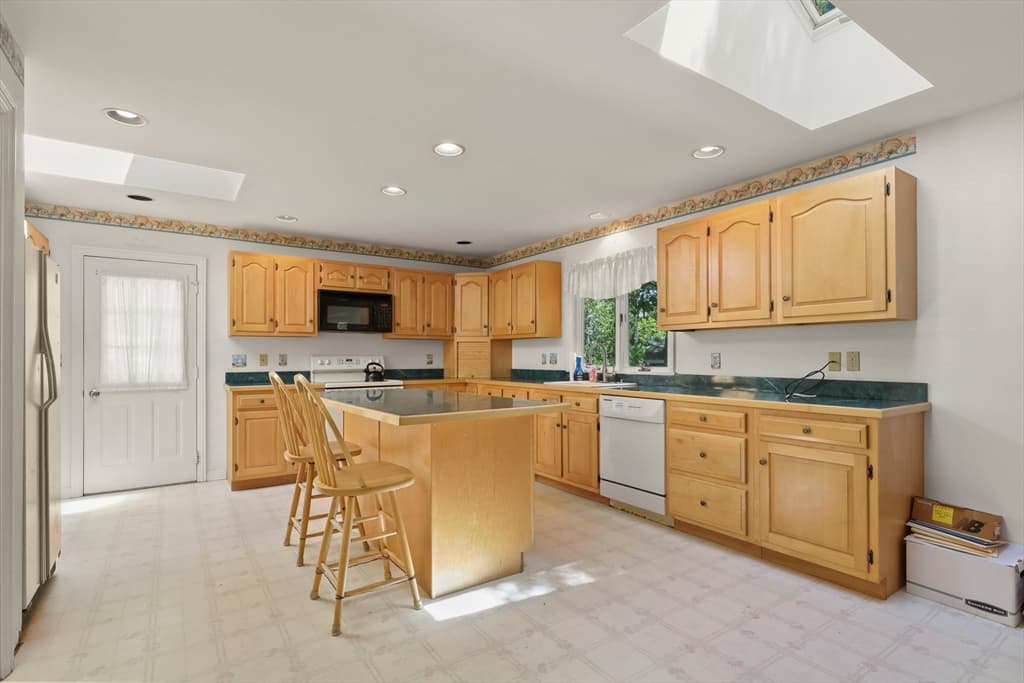 Single Family Residence at 304 Round Cove Road, Chatham MA 02633, Chatham, photo 17 of 30