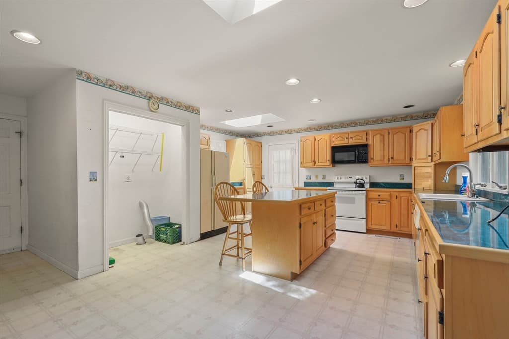 Single Family Residence at 304 Round Cove Road, Chatham MA 02633, Chatham, photo 16 of 30